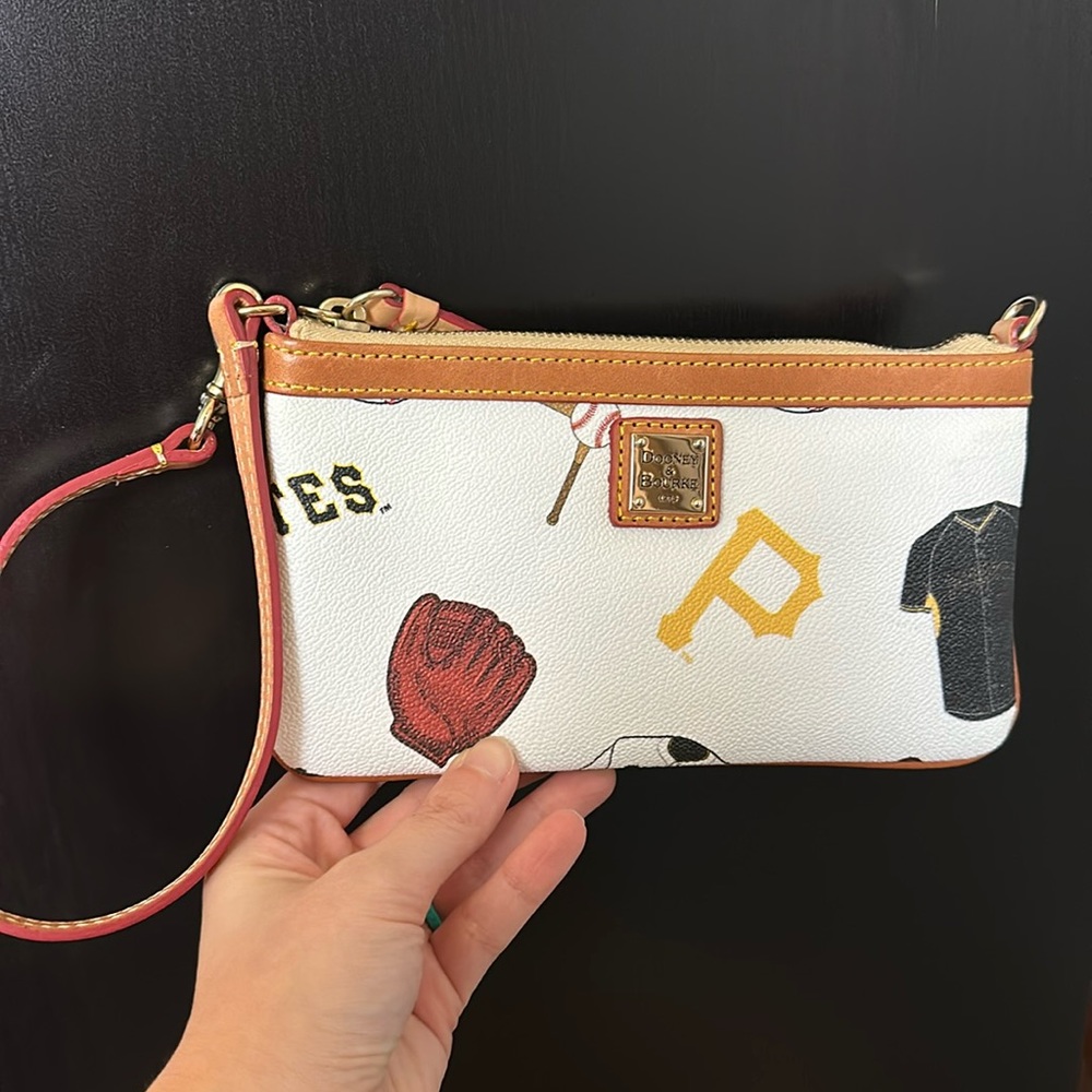 Dooney & Bourke MLB Pittsburgh Pirates Convertible Wristlet 🏴‍☠️